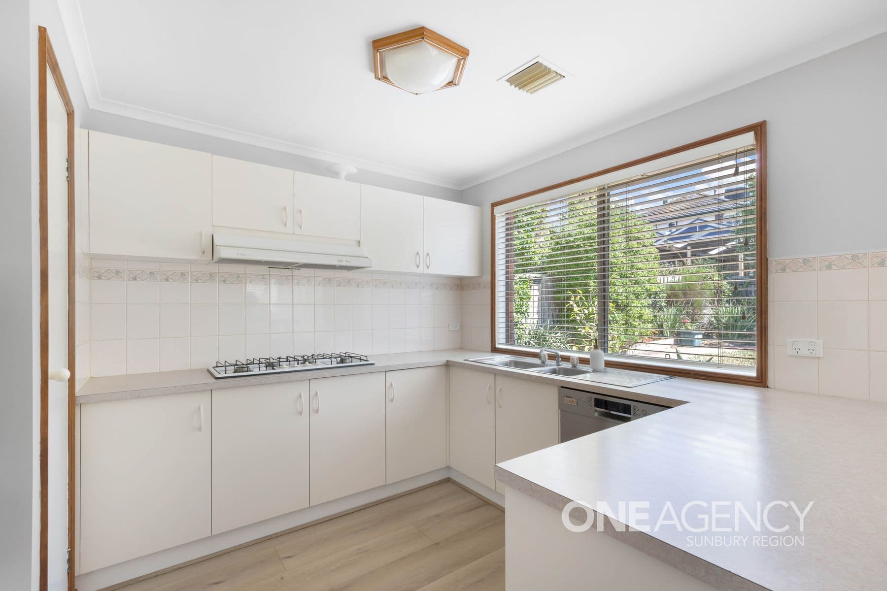 6 Fawcett Place, Sunbury, Sunbury - Thumbnail 5