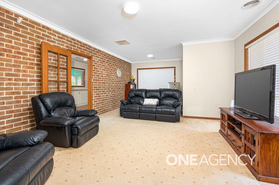 11 LAMILLA Street, Glenfield Park, Glenfield Park - Thumbnail 2