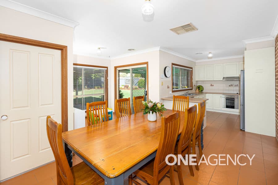 11 LAMILLA Street, Glenfield Park, Glenfield Park - Thumbnail 4