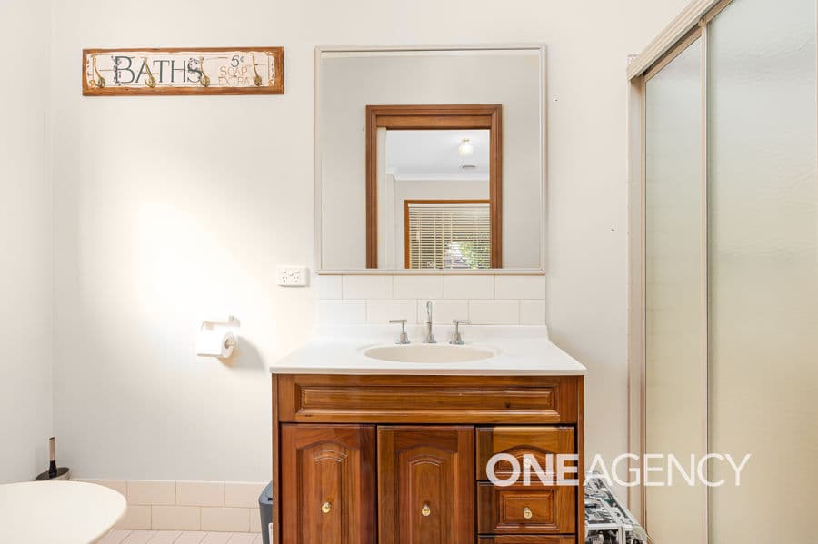 11 LAMILLA Street, Glenfield Park, Glenfield Park - Thumbnail 7