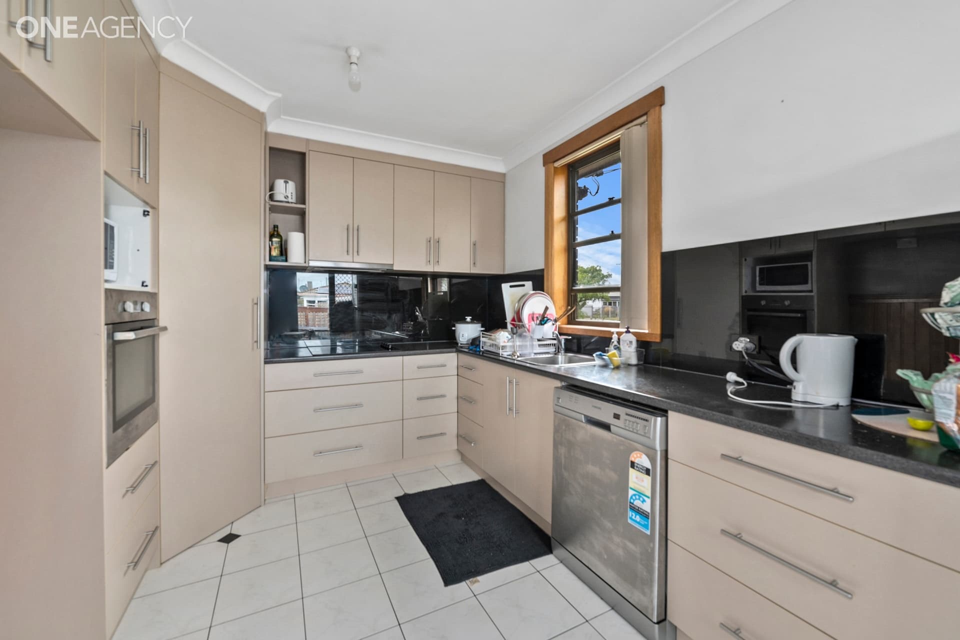 1 Eagling Place, Devonport, Devonport - Thumbnail 2