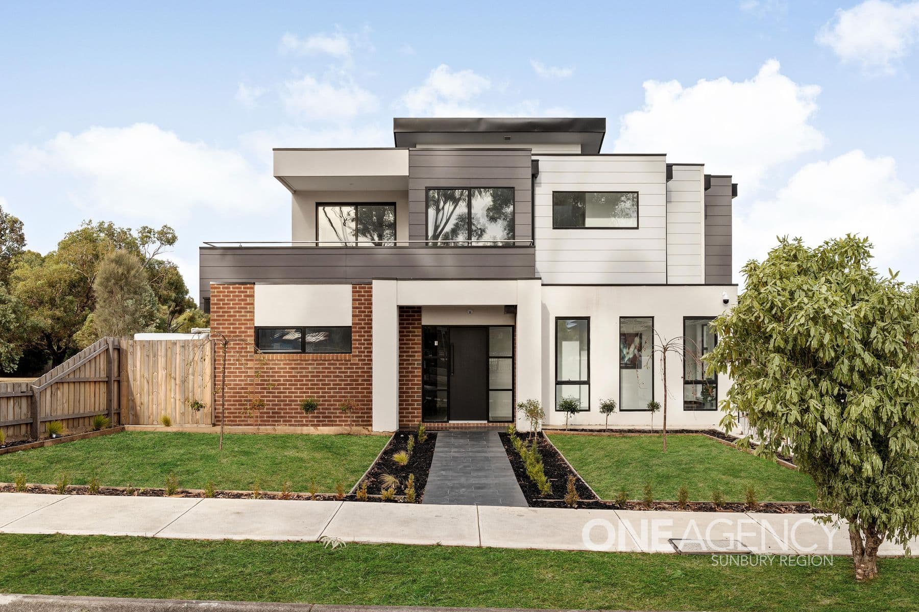 1/14A McEwen Drive, Sunbury, Sunbury - Thumbnail 2