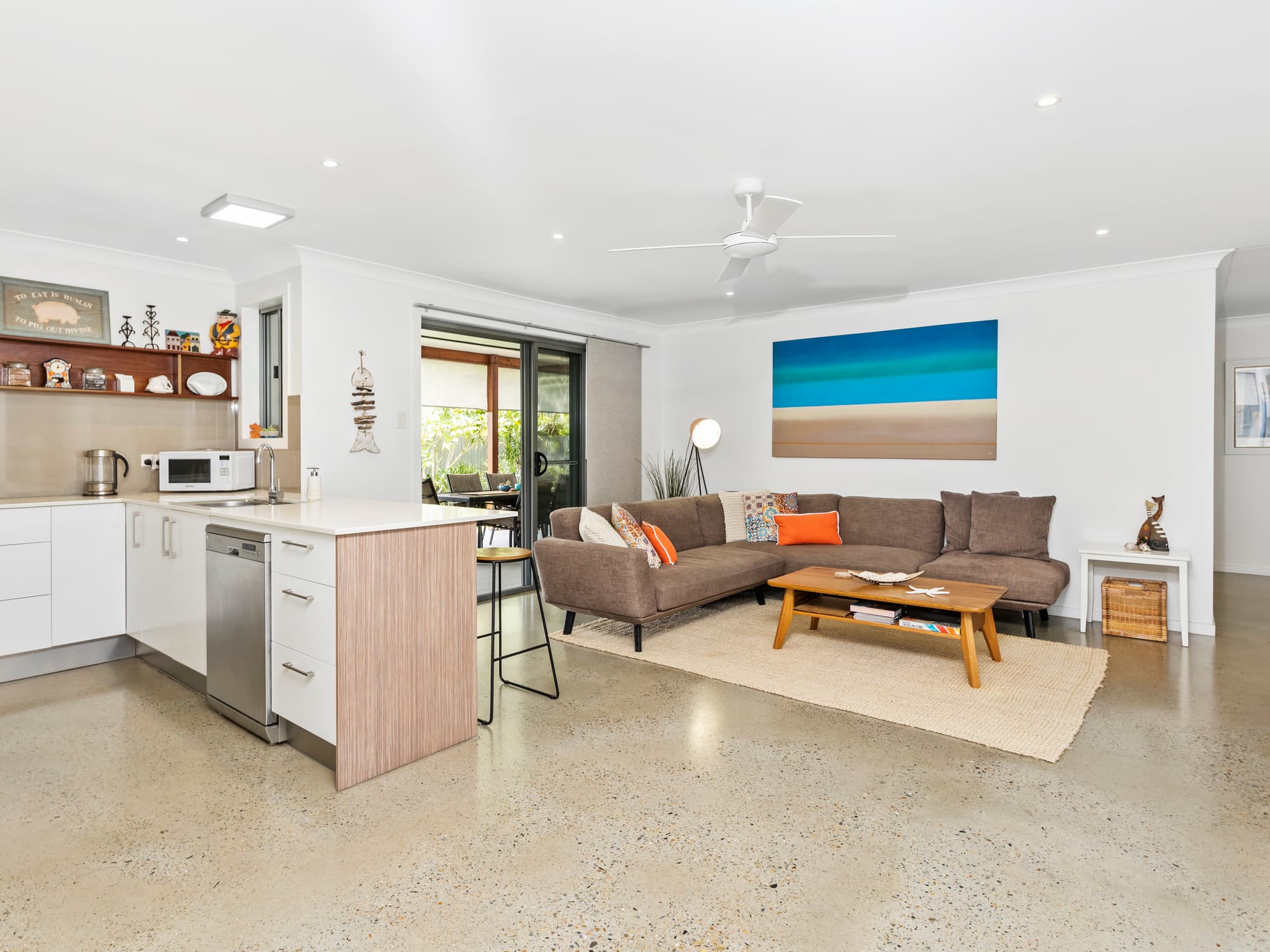 38 Razorbill Street, Burleigh Waters, Burleigh Waters - Thumbnail 2