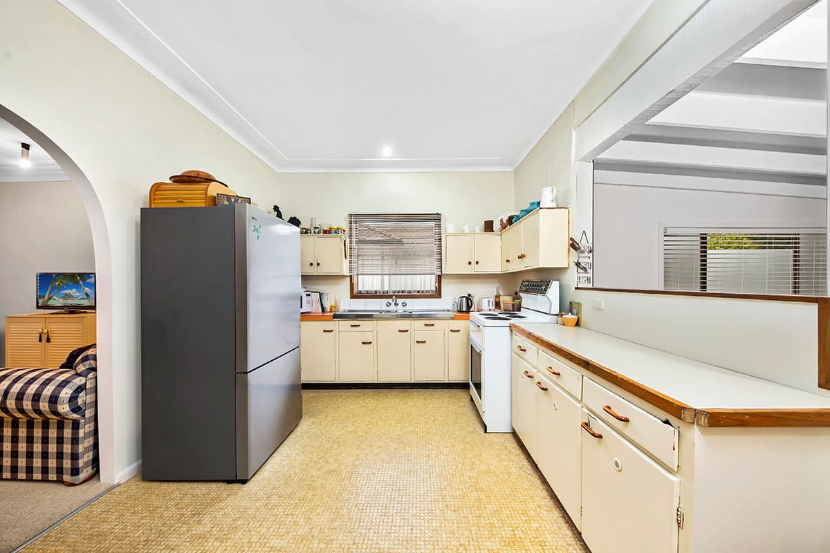 14 Chamberlain Avenue, Caringbah, Caringbah - Thumbnail 3