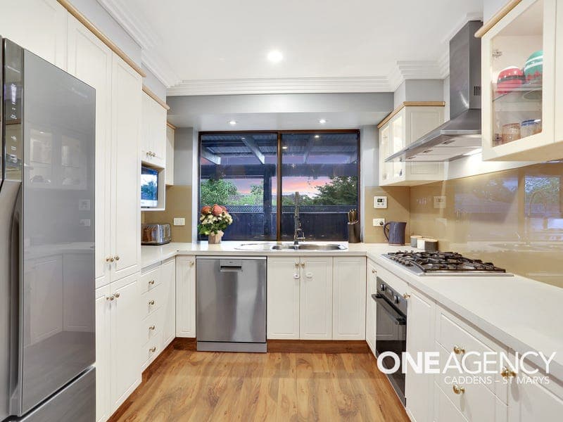 21 Cliffbrook Crescent, Leonay, Leonay - Thumbnail 2