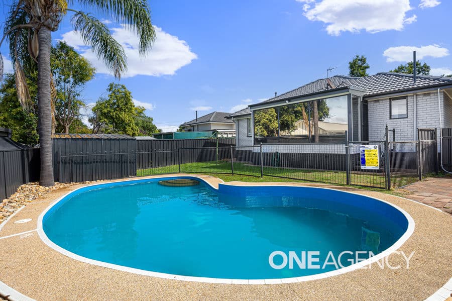 16 ZIEGLER Avenue, Kooringal, Kooringal - Thumbnail 8