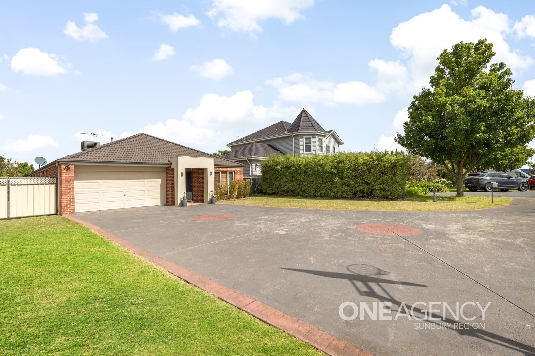 12 Frontignac Court, Sunbury, Sunbury - Thumbnail 3