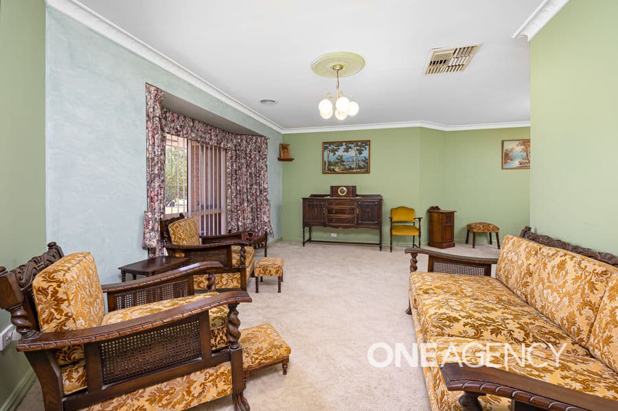 9 KIRRANG Avenue, Glenfield Park, Glenfield Park - Thumbnail 2
