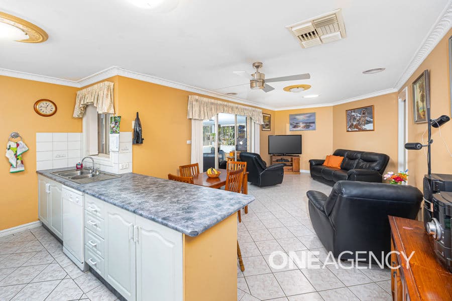 9 KIRRANG Avenue, Glenfield Park, Glenfield Park - Thumbnail 4