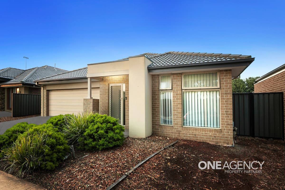 82 Brownlow Drive, Point Cook, Point Cook - Thumbnail 2