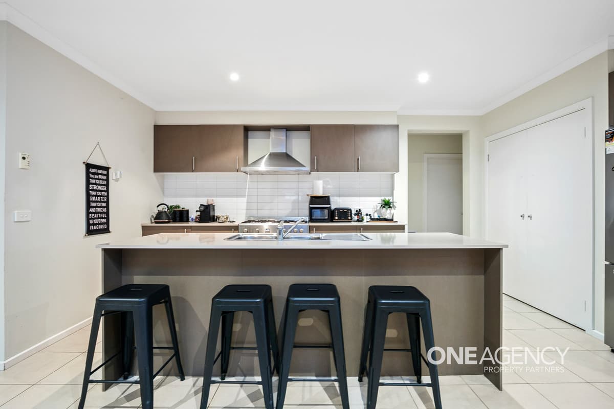 82 Brownlow Drive, Point Cook, Point Cook - Thumbnail 7