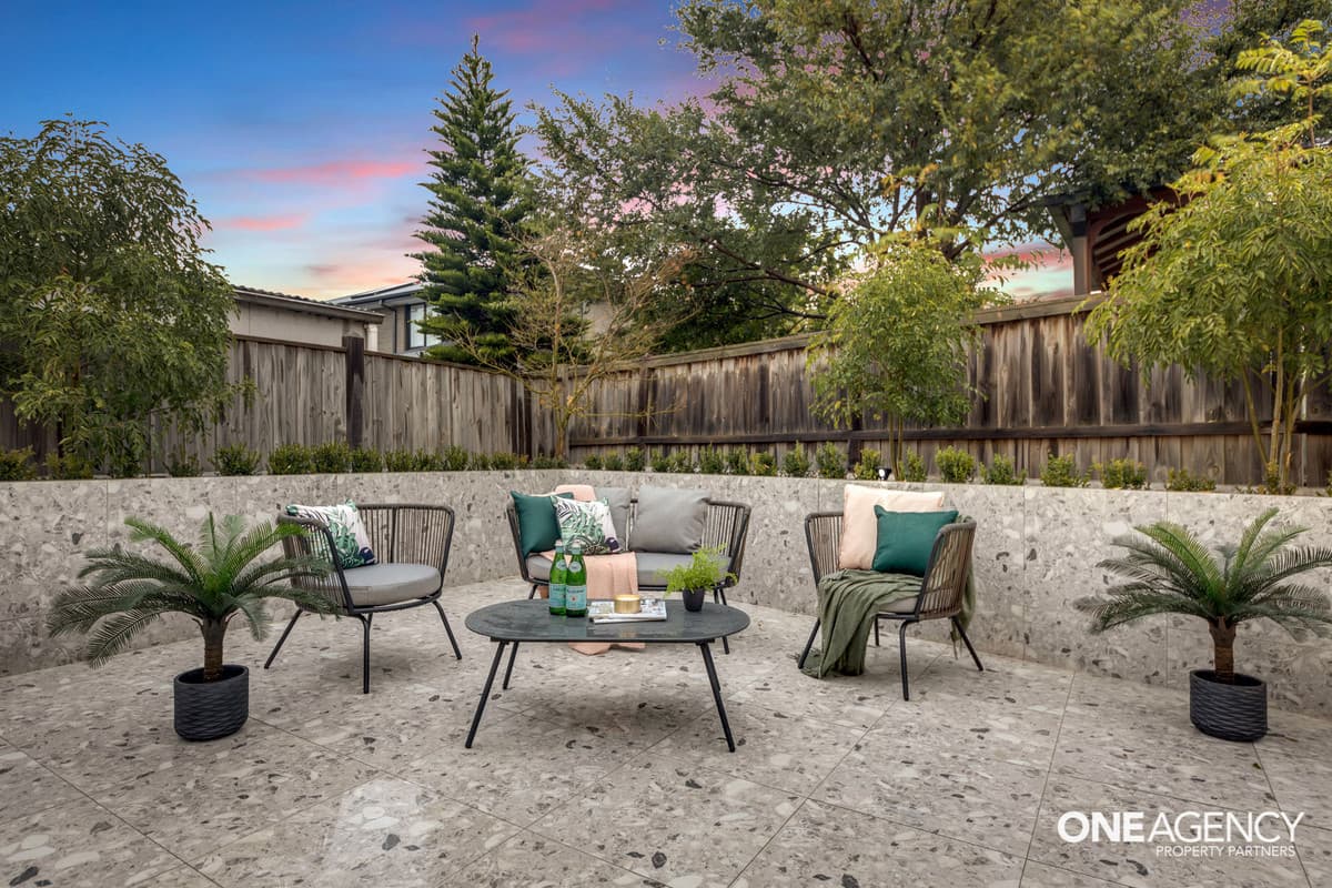 207 Featherbrook Drive, Point Cook, Point Cook - Thumbnail 2