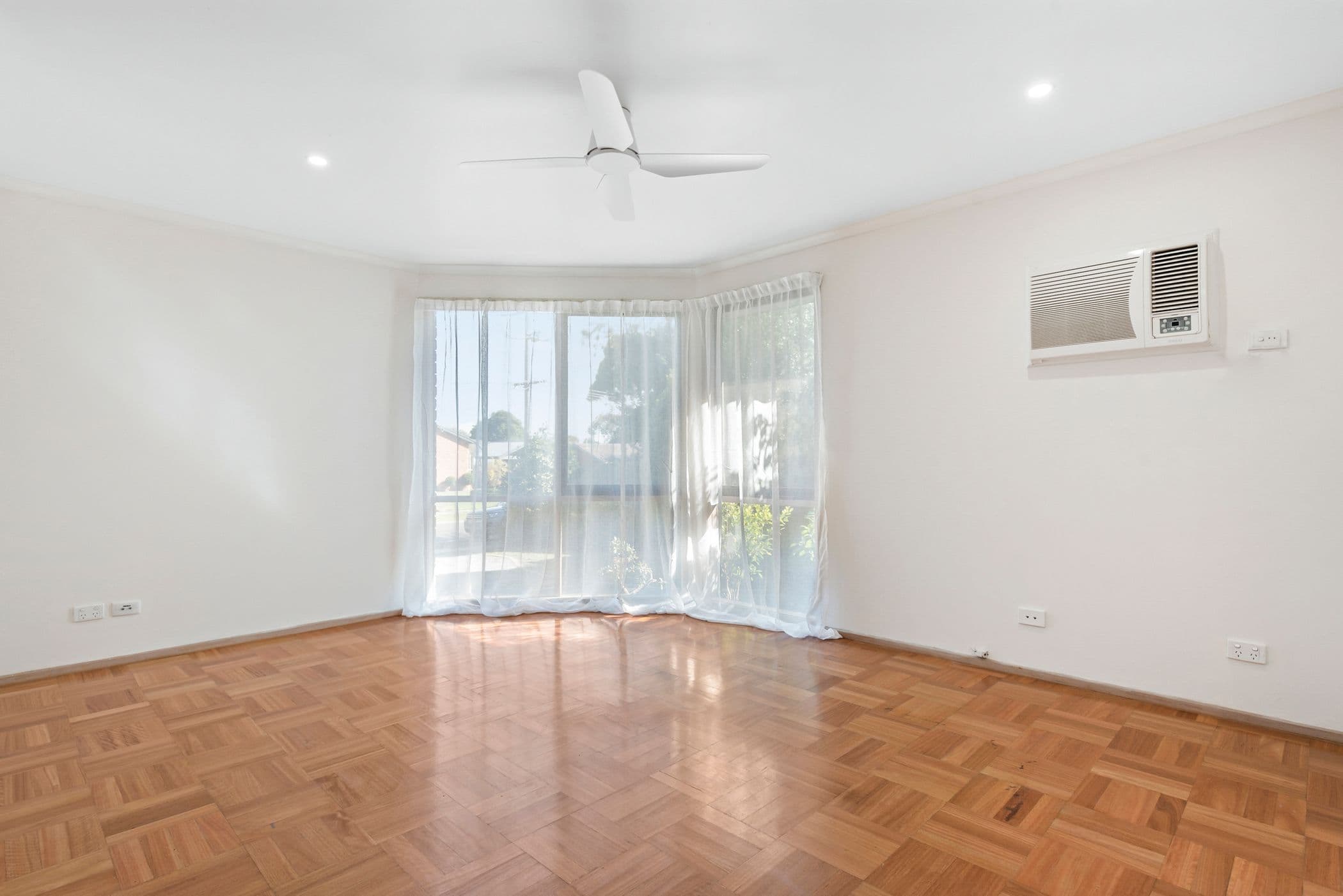 20 Wiltshire Drive, Somerville, Somerville - Thumbnail 2