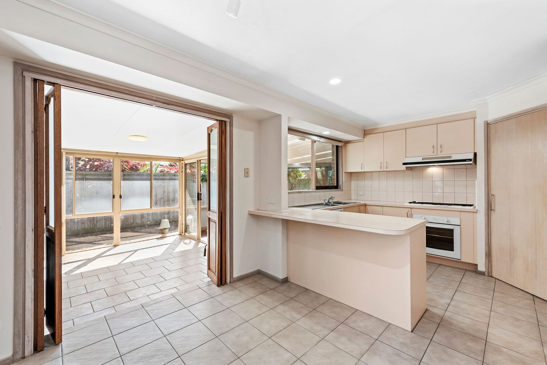 20 Wiltshire Drive, Somerville, Somerville - Thumbnail 3