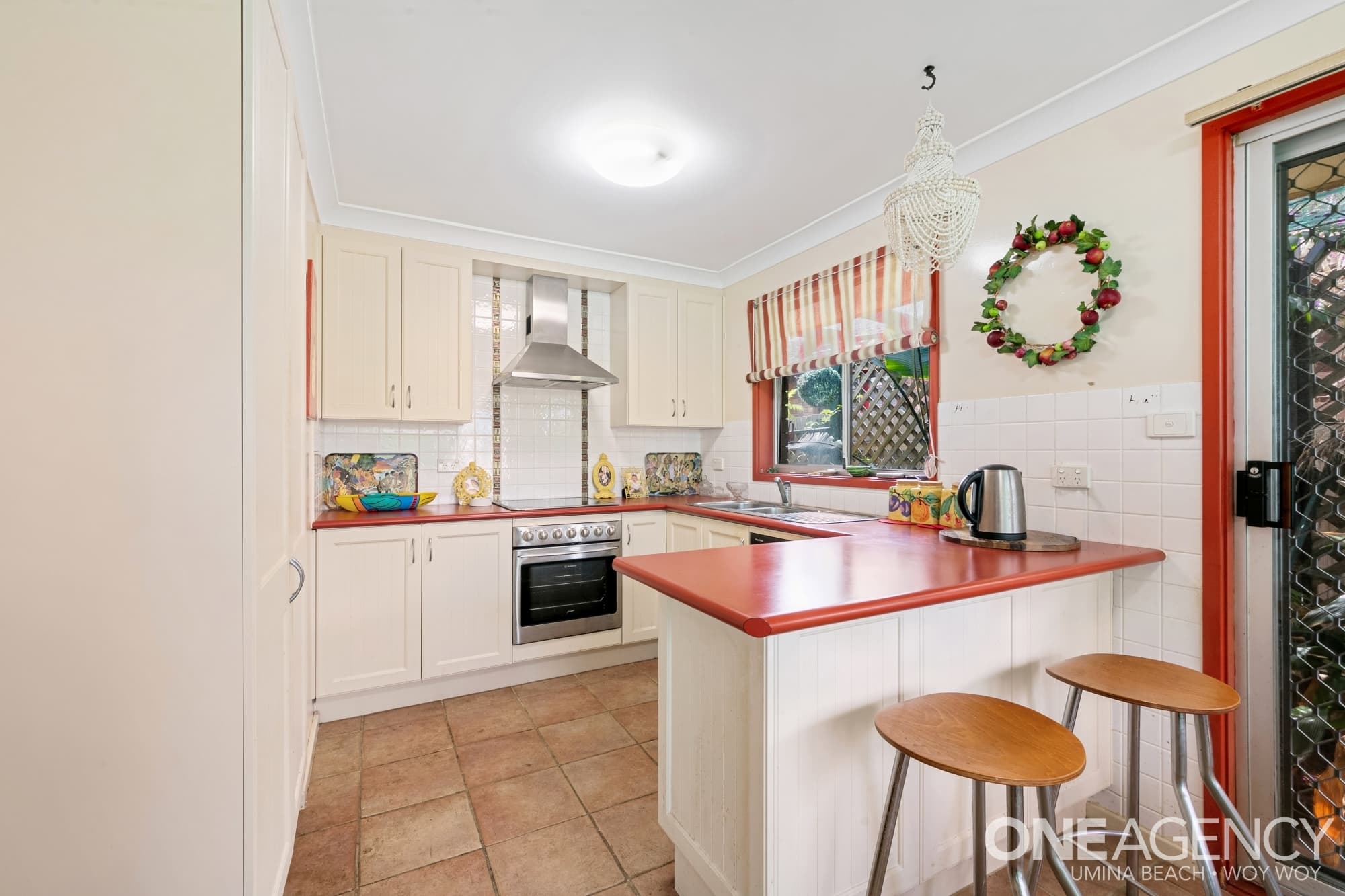 33 Waterloo Avenue, Blackwall, Blackwall - Thumbnail 3