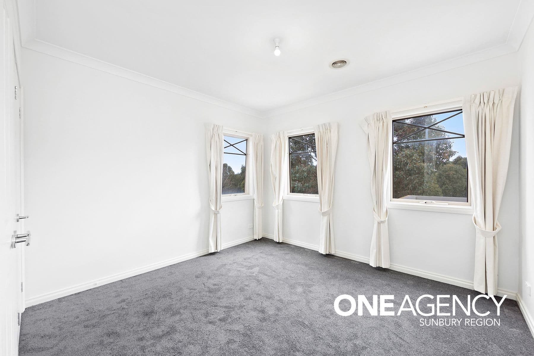 20 Saxonwood Drive, Sunbury, Sunbury - Thumbnail 3