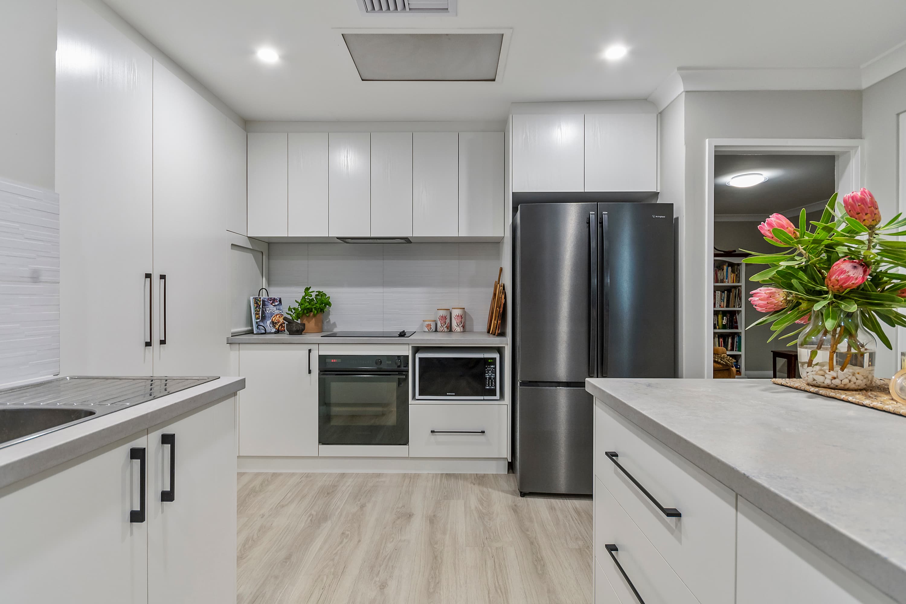 3 Caladenia Street, Greenwood, Greenwood - Thumbnail 2