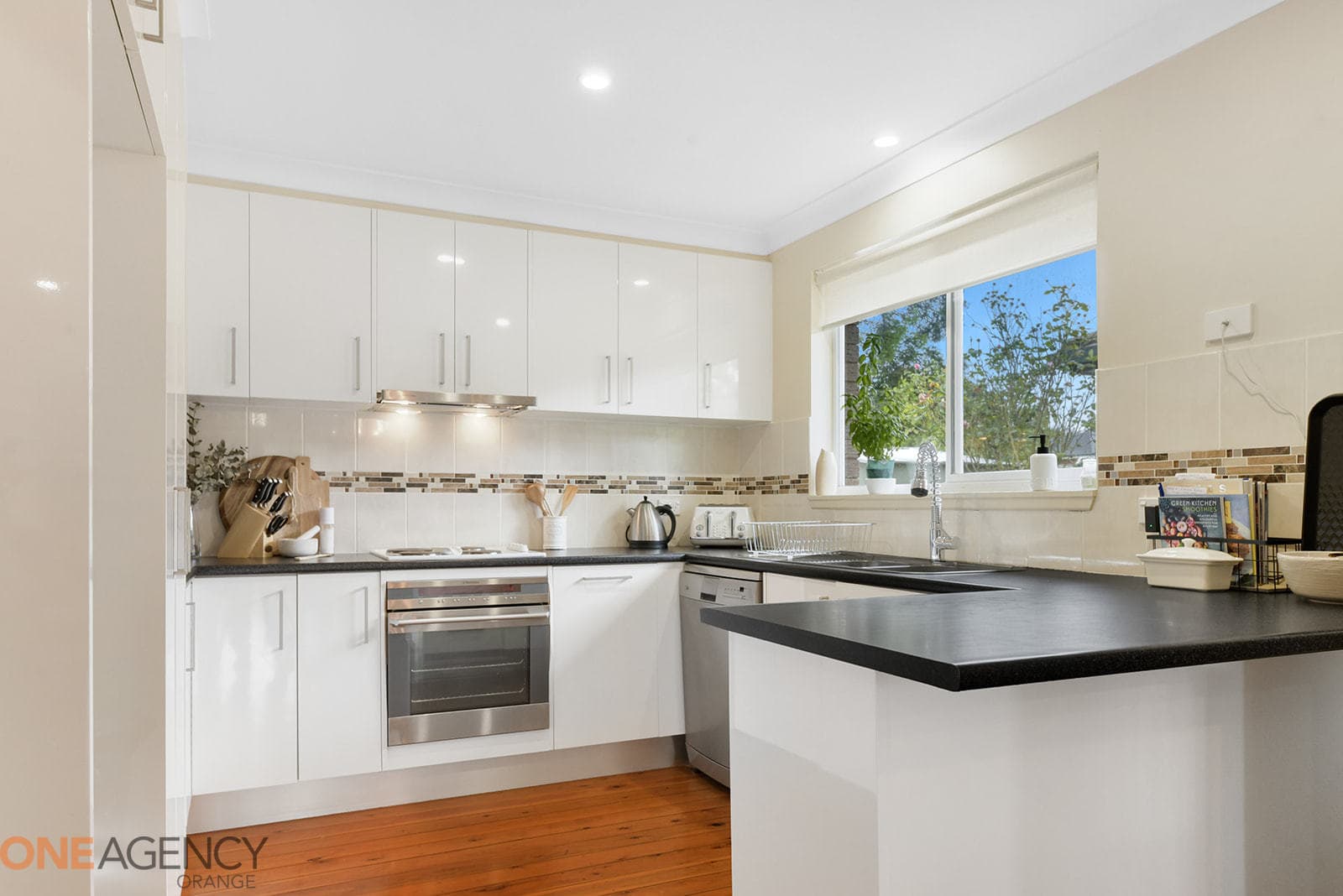 27 Matthews Avenue, Orange, Orange - Image 1