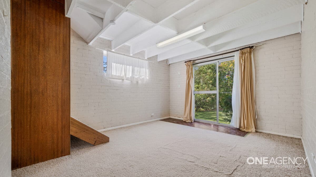 29 Hilton Road, Springwood, Springwood - Thumbnail 8