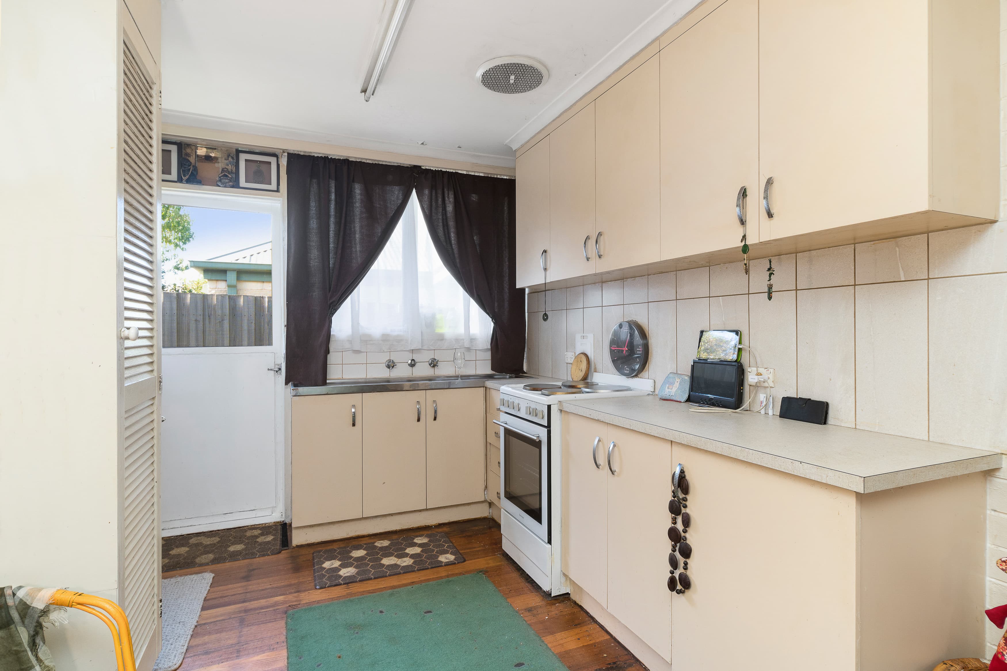 1/2 Worwong Avenue, Somerville, Somerville - Thumbnail 4