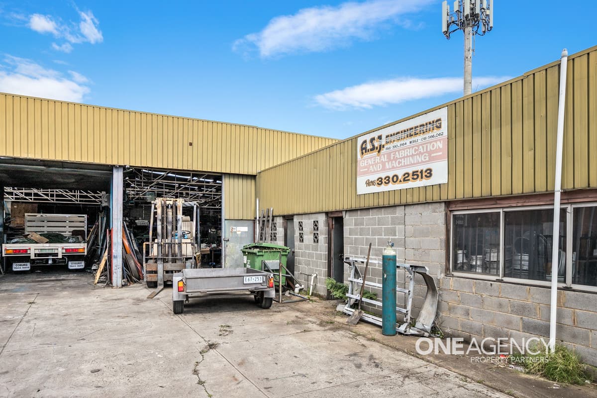 13 Webb Road, Airport West, Airport West - Thumbnail 2
