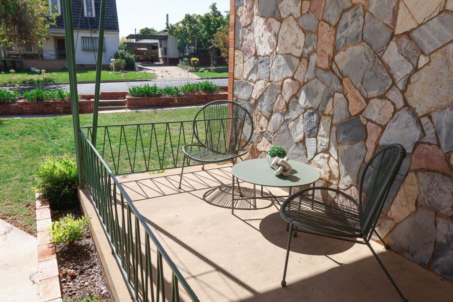 8 BELTANA Avenue, Mount Austin, Mount Austin - Thumbnail 2