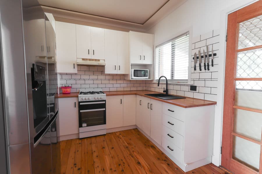 8 BELTANA Avenue, Mount Austin, Mount Austin - Thumbnail 6