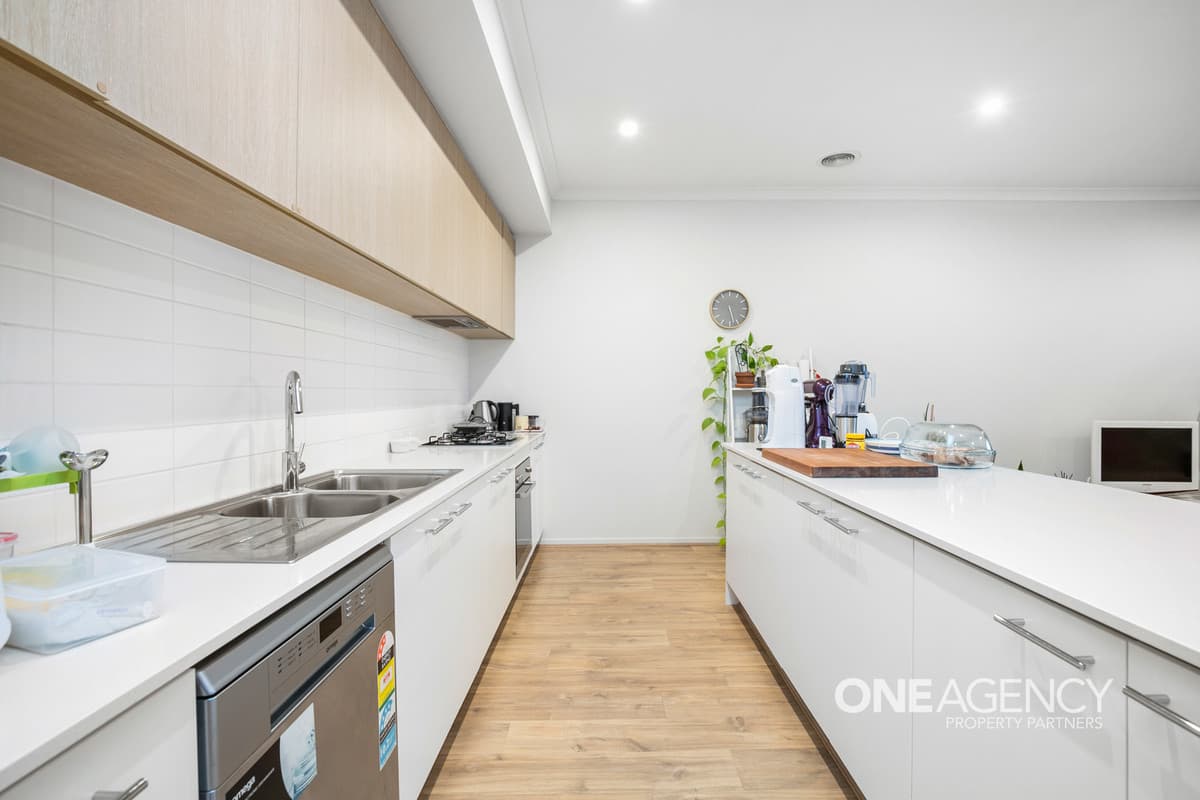 15 Jolimont Road, Point Cook, Point Cook - Thumbnail 4
