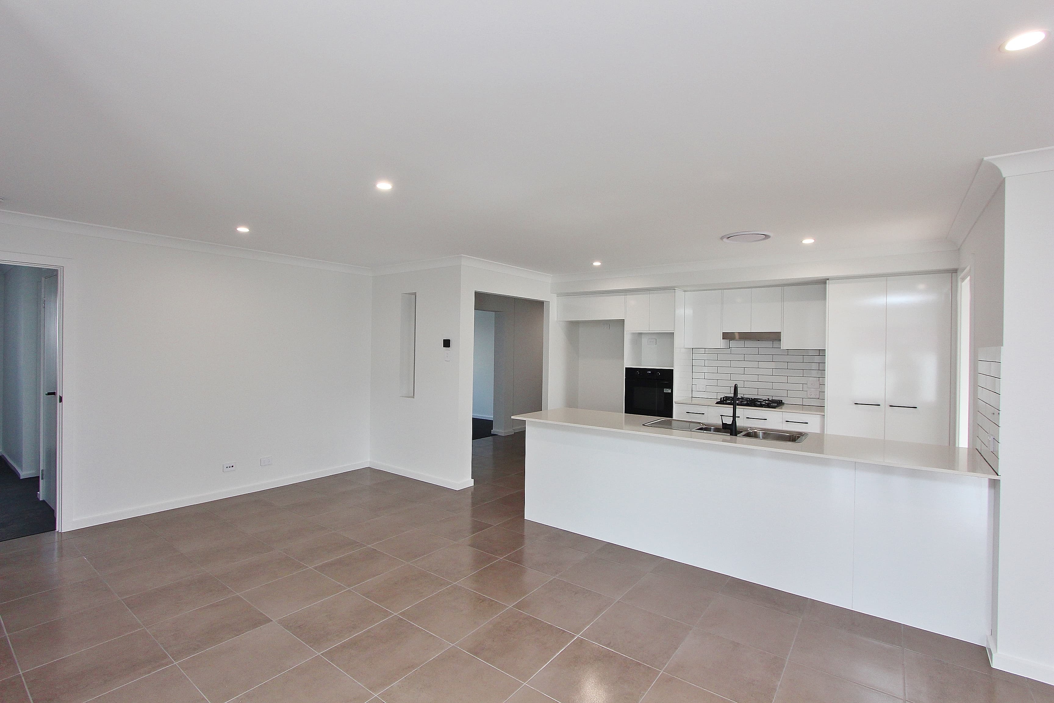 148 Scarbourough  Way, Dunbogan, Dunbogan - Thumbnail 7