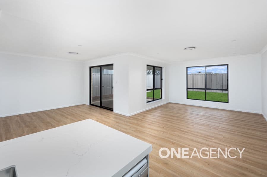85 DEVLIN Street, Coolamon, Coolamon - Thumbnail 2