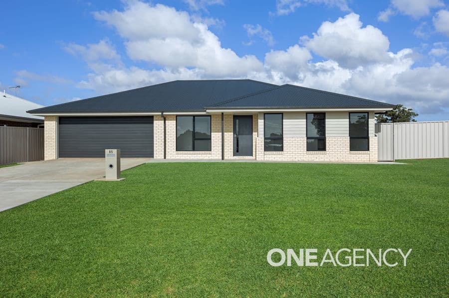 85 DEVLIN Street, Coolamon, Coolamon - Image 1