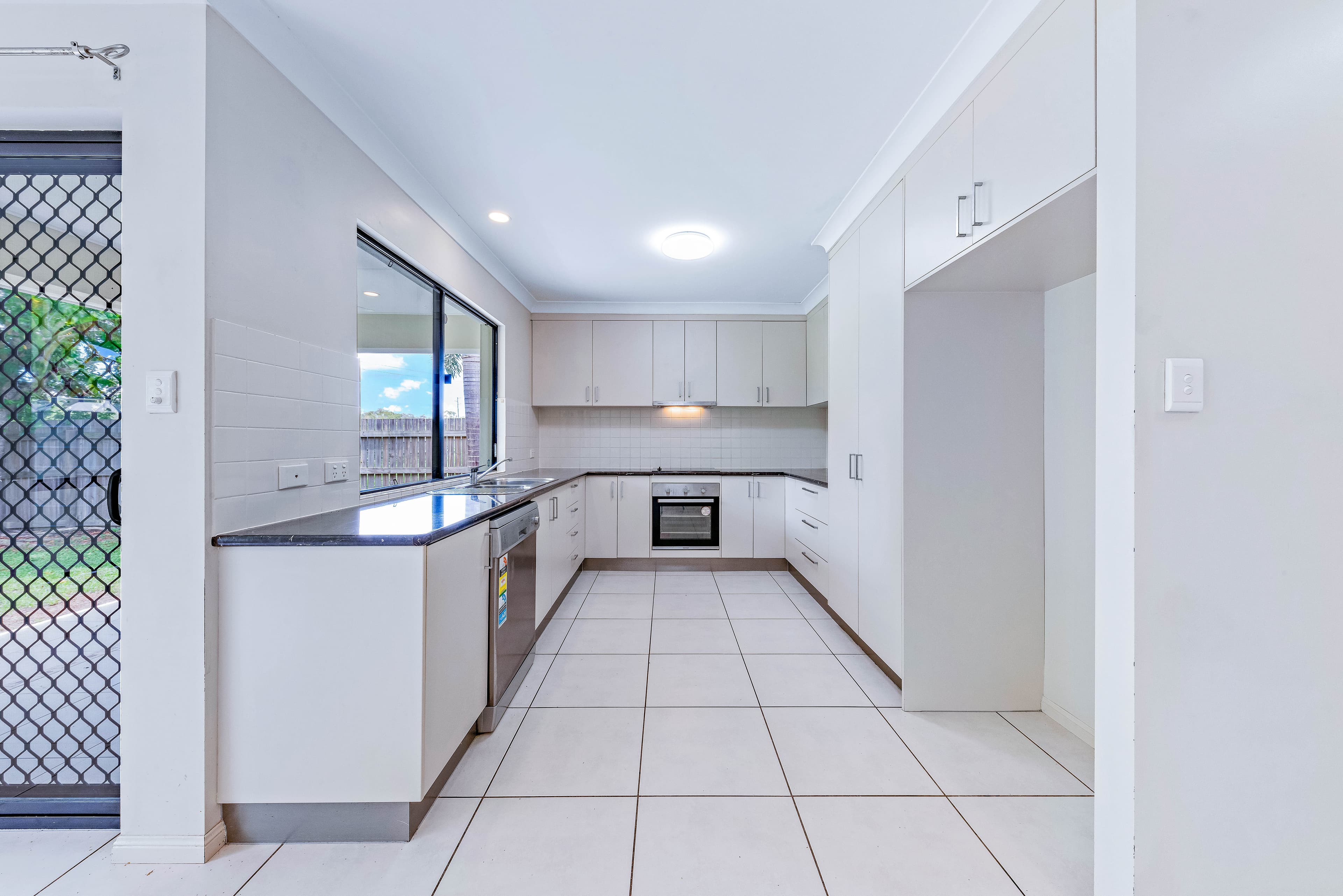 1&2/62 South Molle Boulevard, Cannonvale, Cannonvale - Thumbnail 6