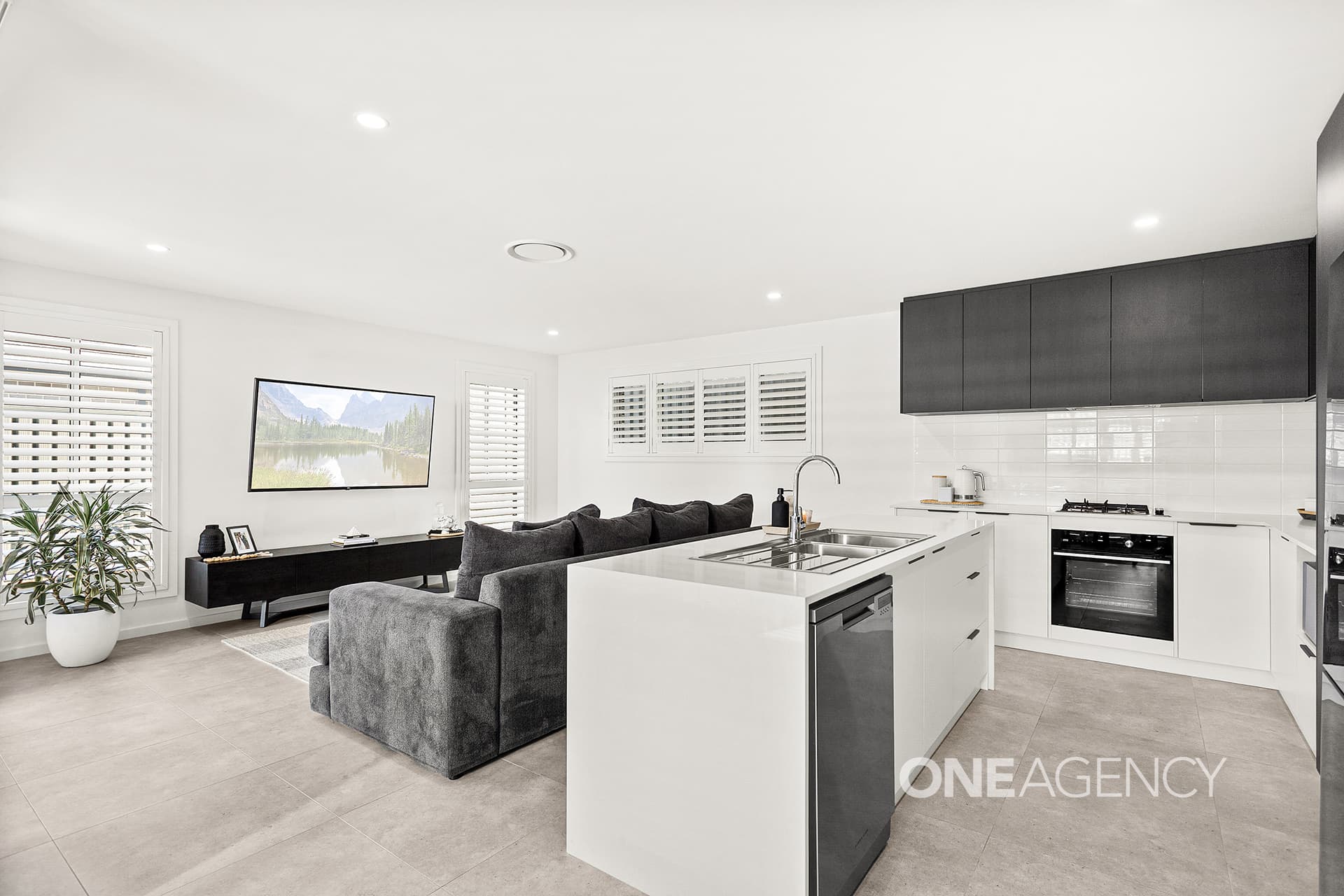 15 Bowral Crescent, Tullimbar, Tullimbar - Thumbnail 2