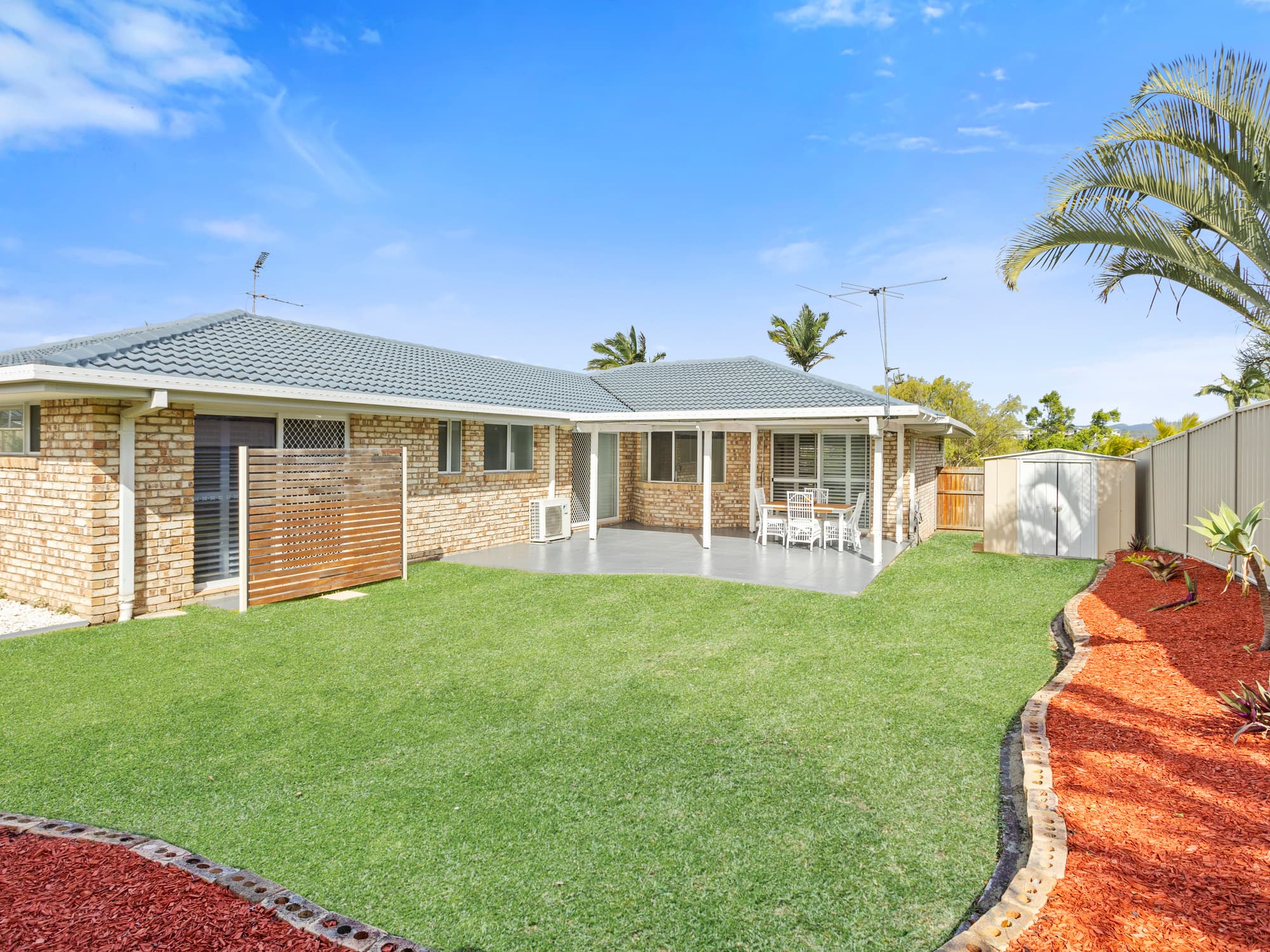21 Oakland Court, Burleigh Waters, Burleigh Waters - Thumbnail 2