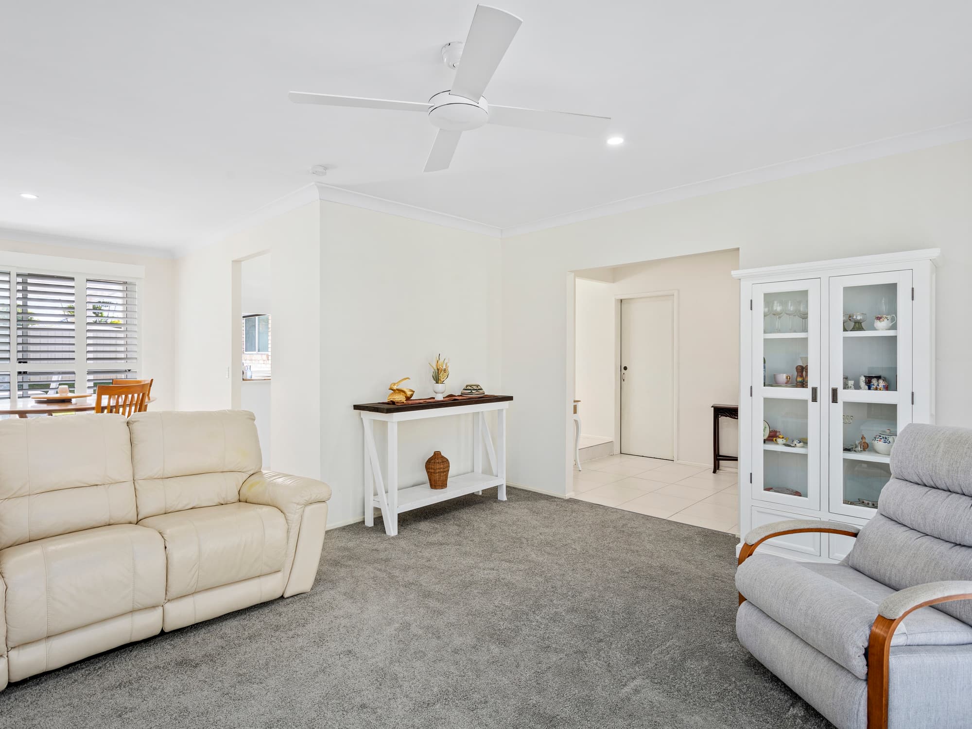 21 Oakland Court, Burleigh Waters, Burleigh Waters - Thumbnail 3