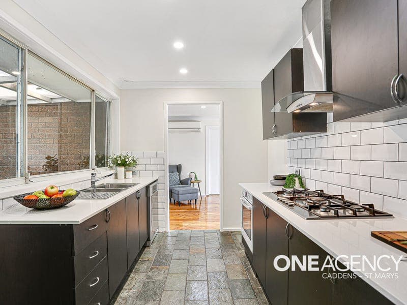 6 Watsonia Street, Emu Plains, Emu Plains - Thumbnail 2