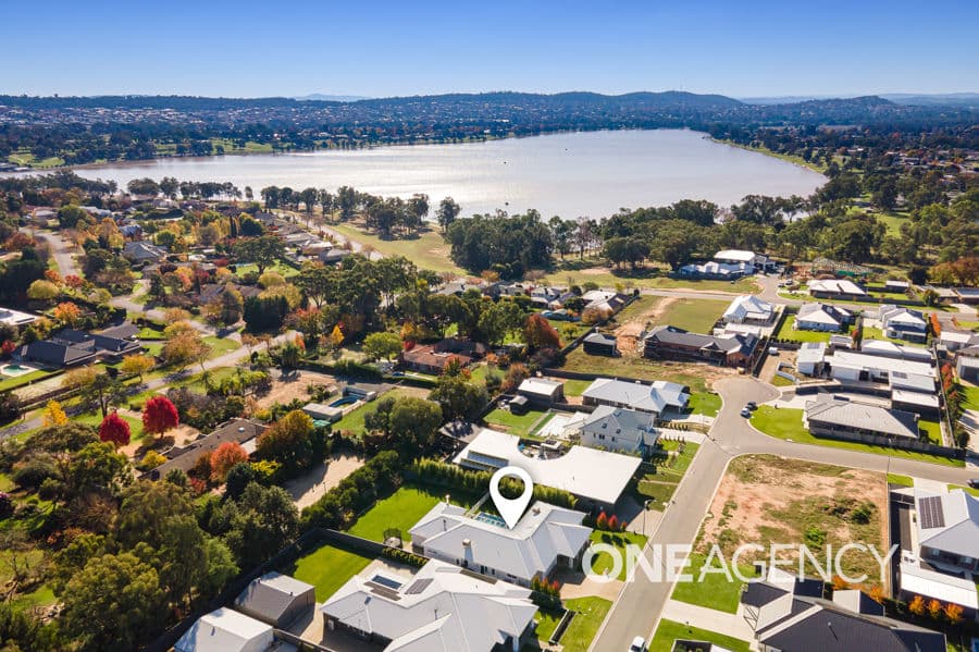 20 LAKESEND Place, Lake Albert, Lake Albert - Image 1