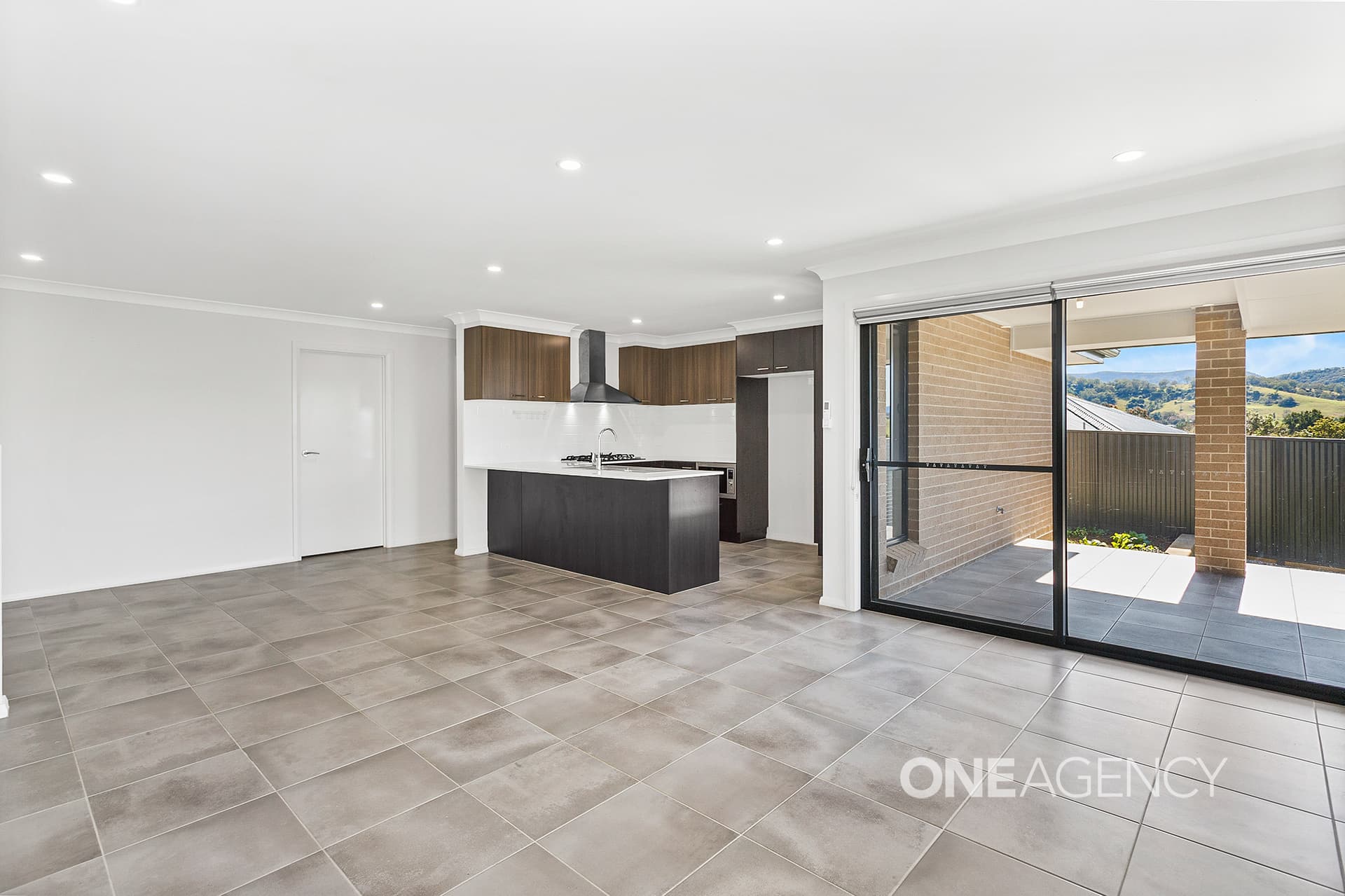 13 Dairyman Place, Calderwood, Calderwood - Thumbnail 3