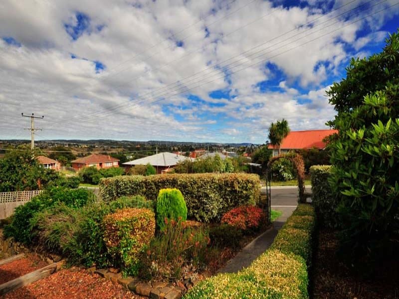 4 Hillary Street, St Leonards, St Leonards - Thumbnail 2