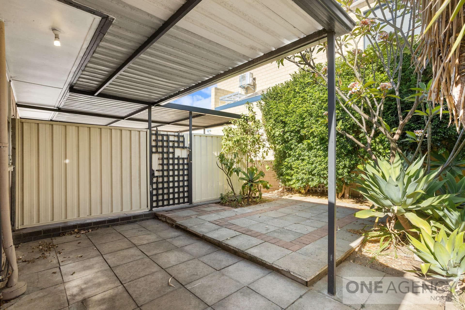 84 Duke Street, Scarborough, Scarborough - Thumbnail 2