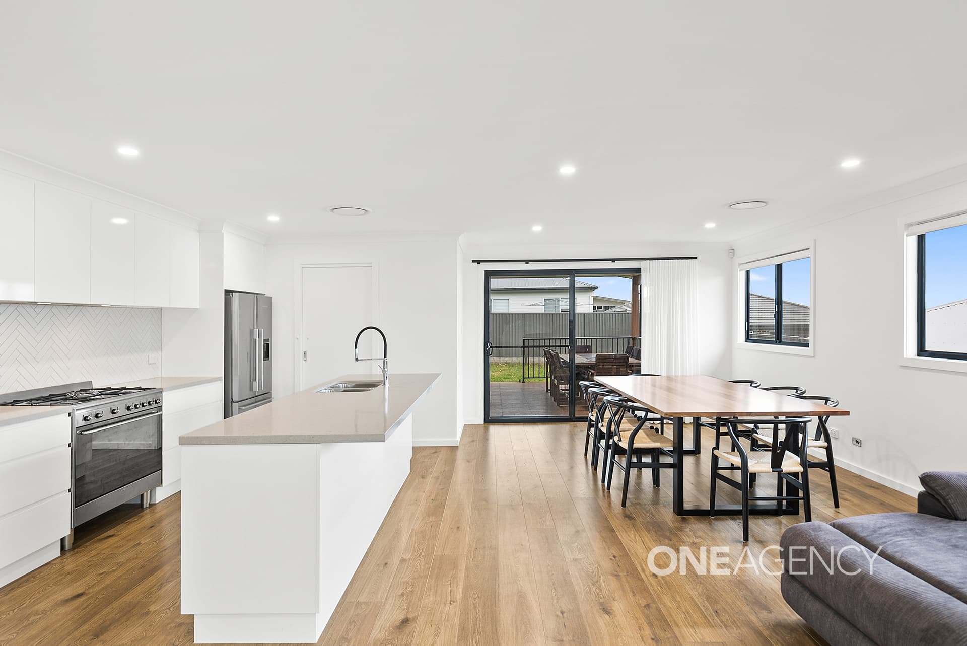 44 Butterfactory Drive, Calderwood, Calderwood - Thumbnail 3