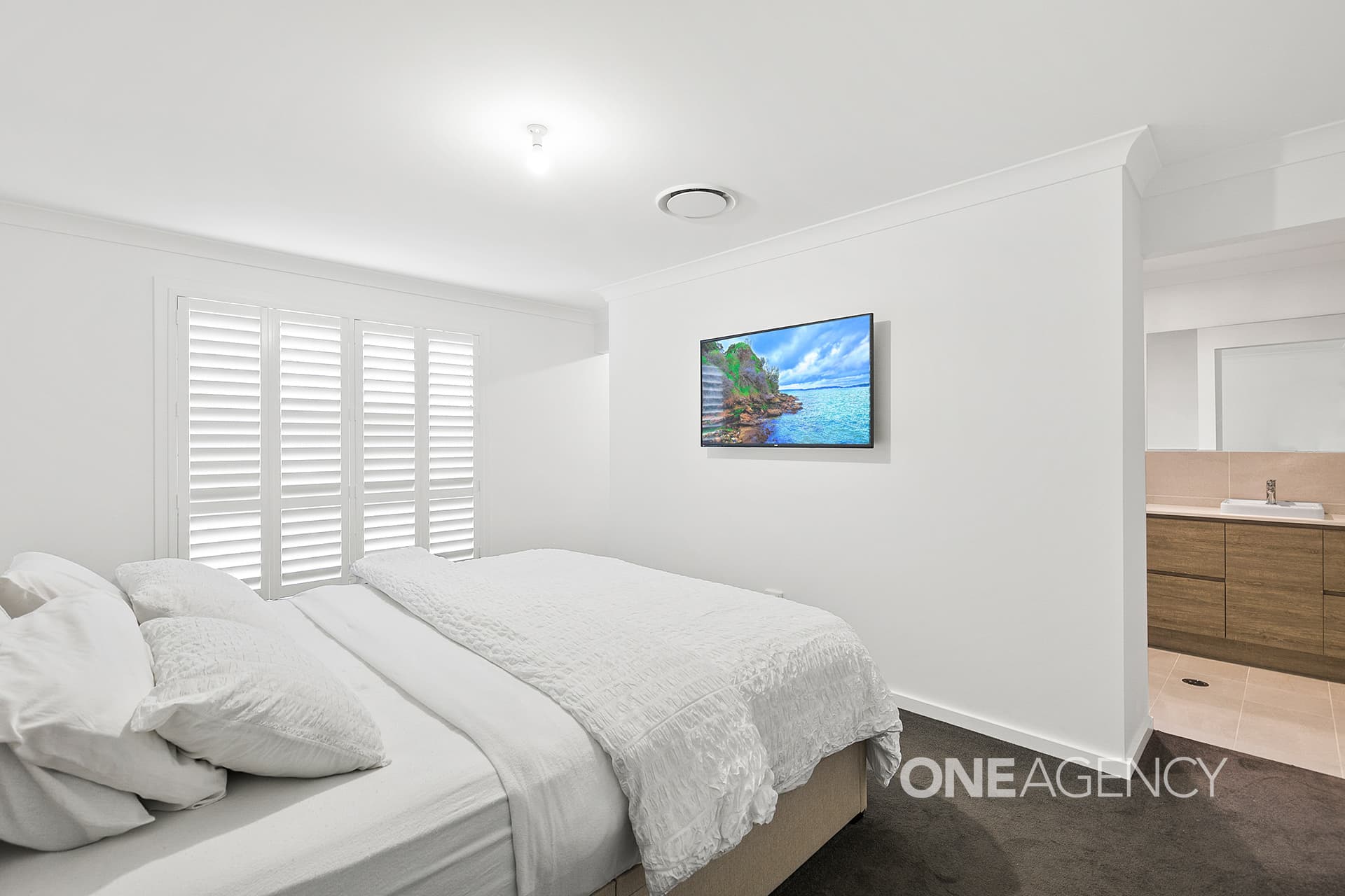 44 Butterfactory Drive, Calderwood, Calderwood - Thumbnail 5