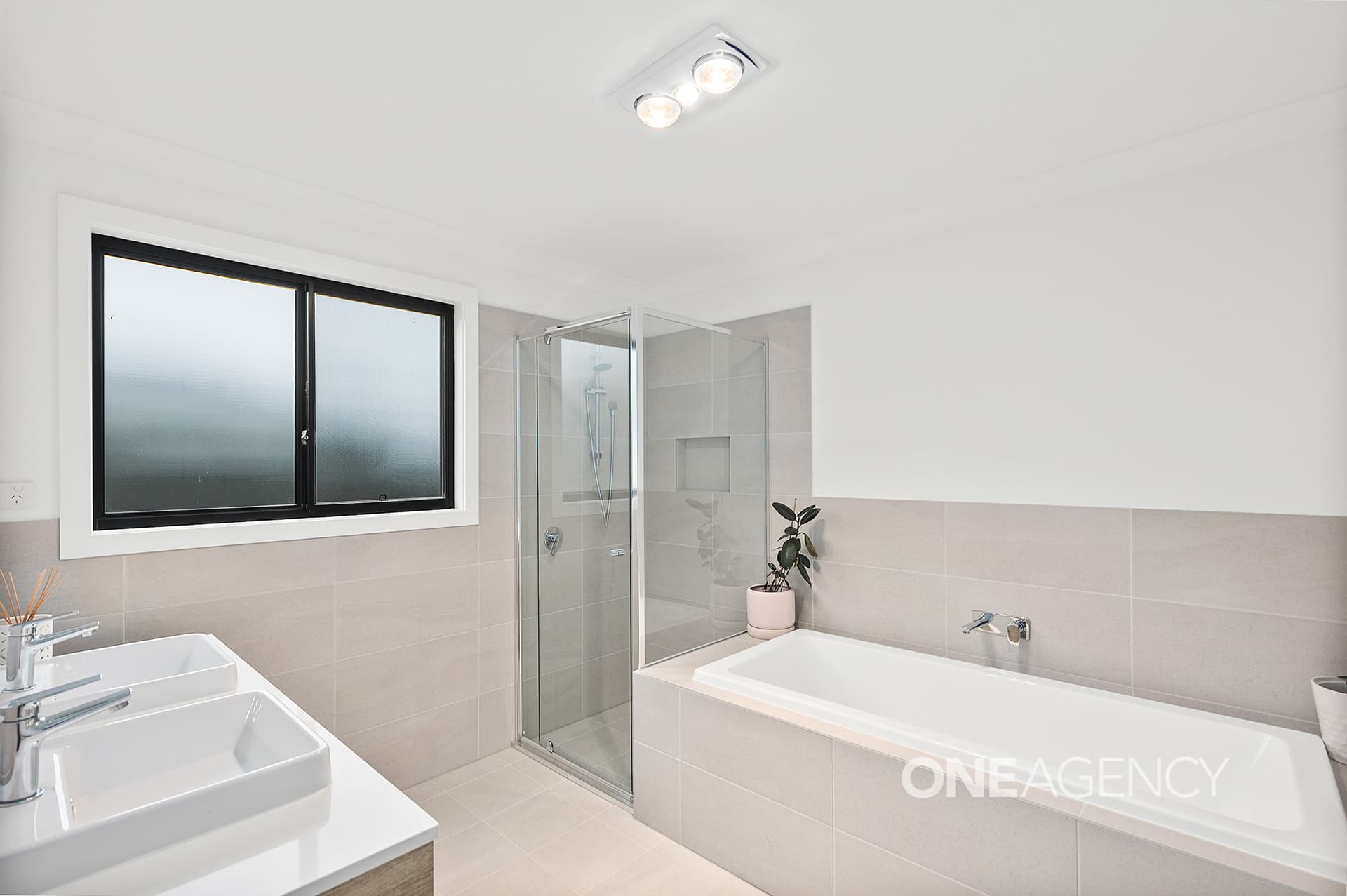 44 Butterfactory Drive, Calderwood, Calderwood - Thumbnail 6