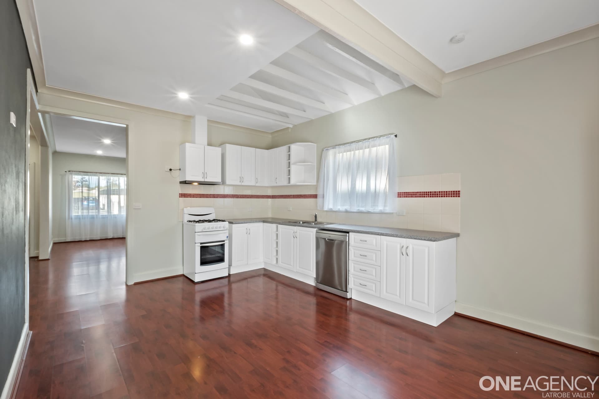 13 Phyllis Street, Morwell, Morwell - Thumbnail 4
