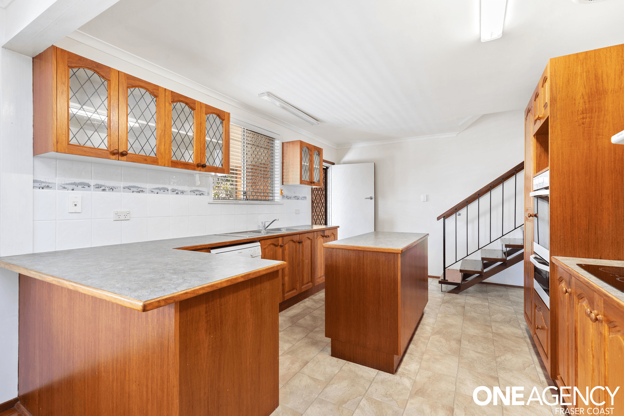 14 Denmans Camp Road, Torquay, Torquay - Thumbnail 4
