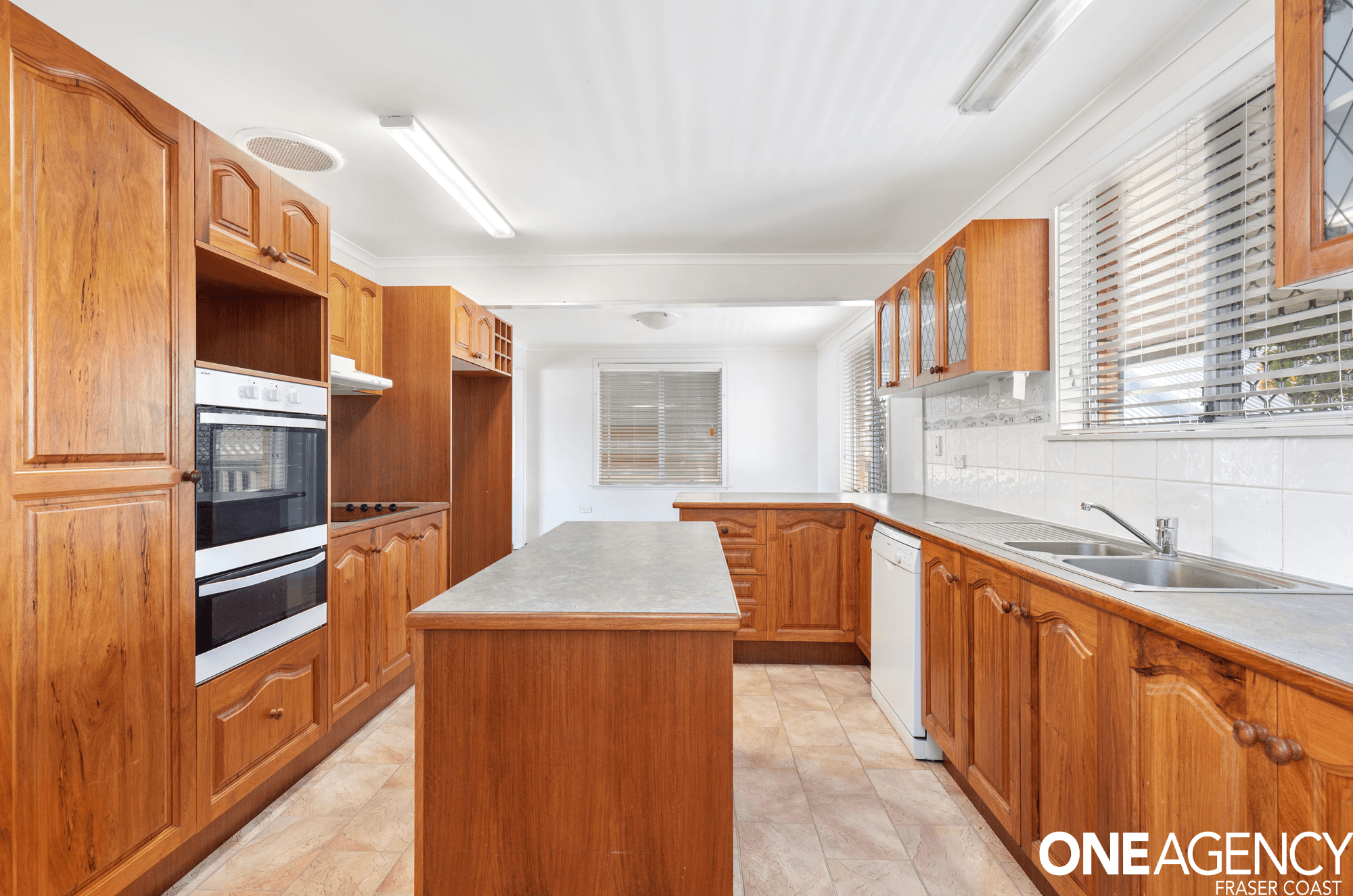 14 Denmans Camp Road, Torquay, Torquay - Thumbnail 5