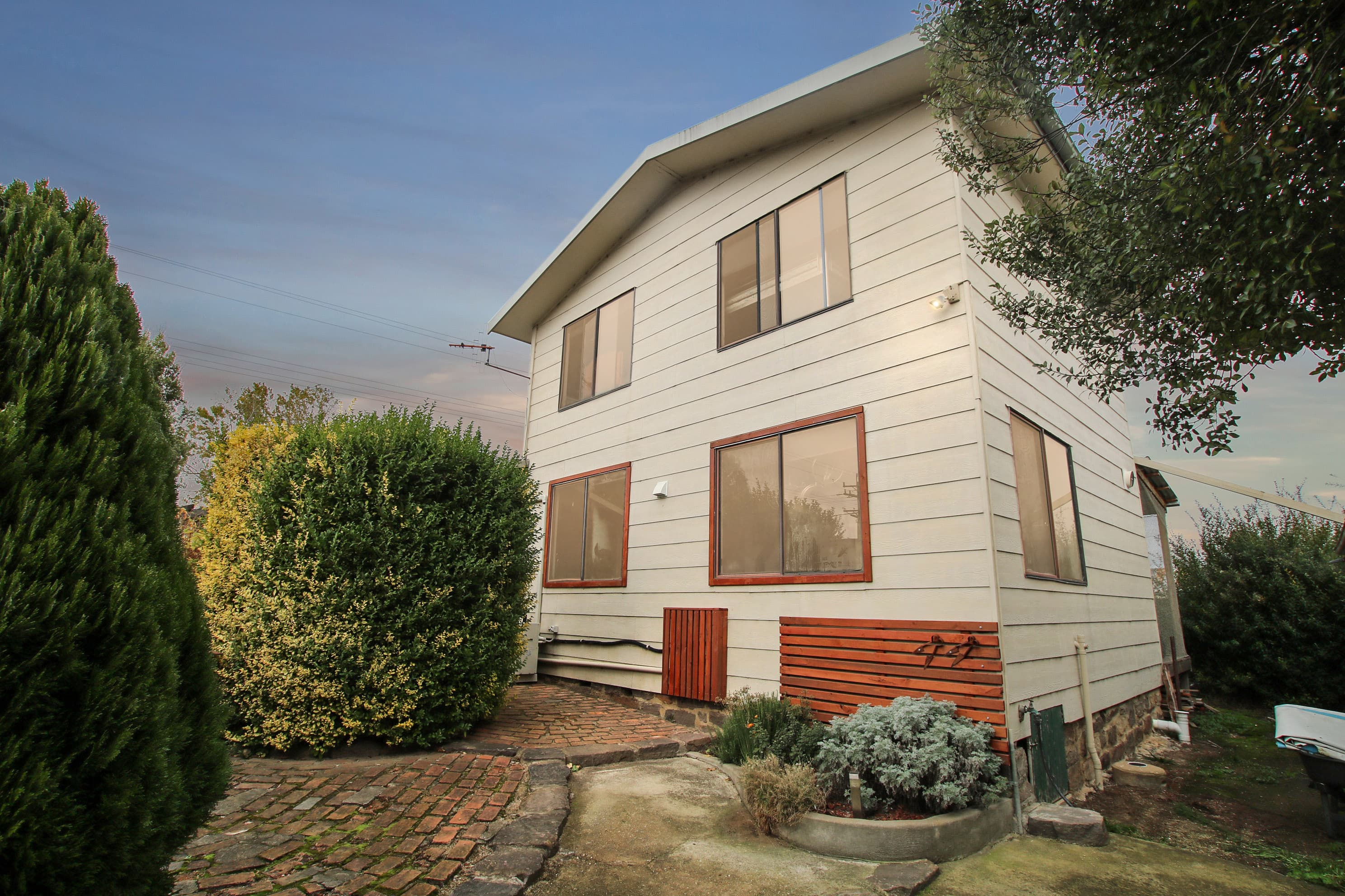 213-215 Maybe Street, Bombala, Bombala - Thumbnail 4