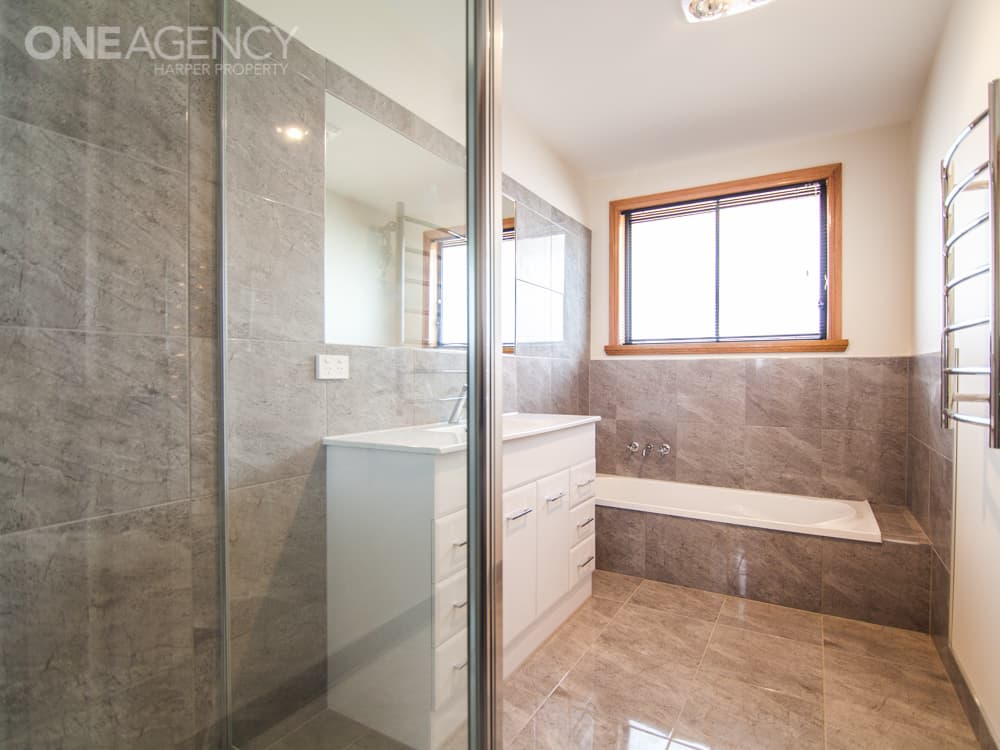 27 Dafnis Drive, Newnham, Newnham - Thumbnail 5