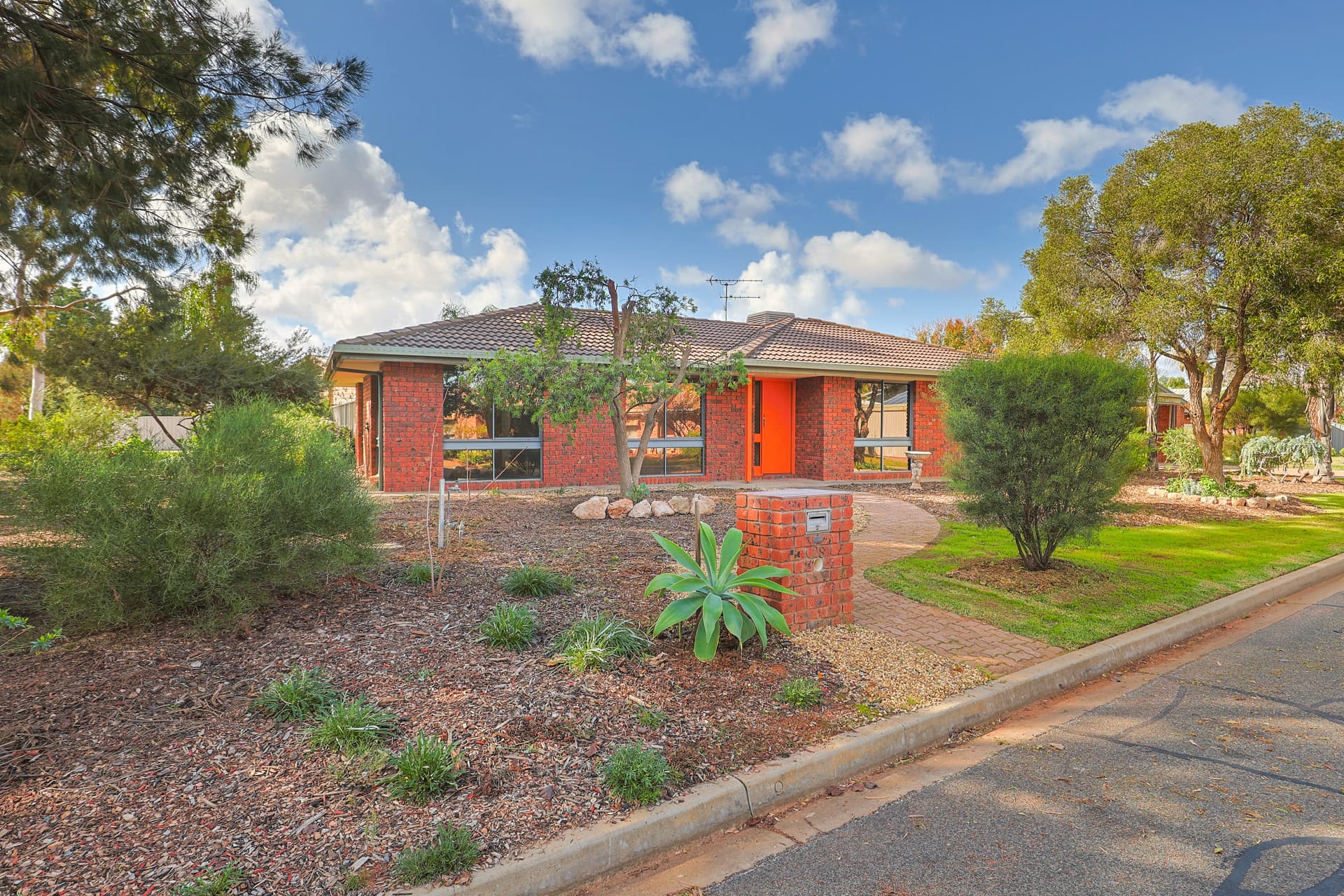 28 Riverside Avenue, Mildura, Mildura - Thumbnail 2