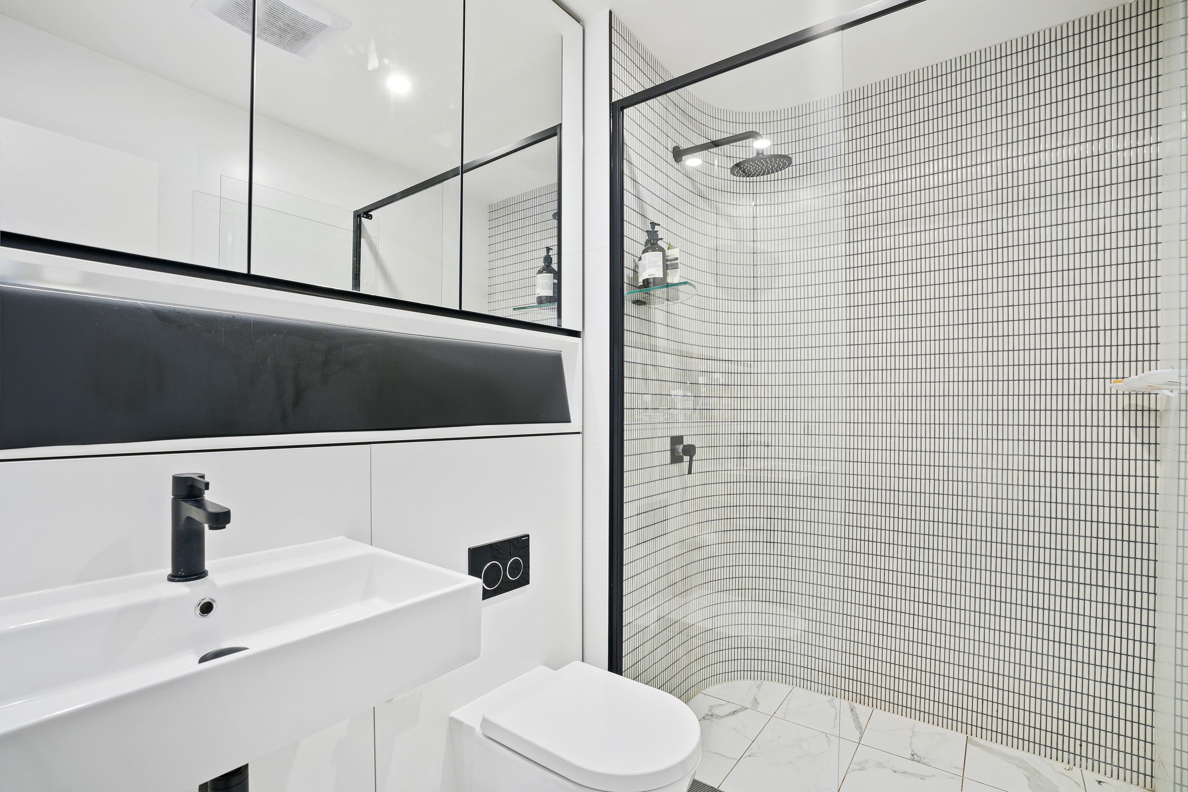 212/2B Wharf Road, Melrose Park, Melrose Park - Thumbnail 4